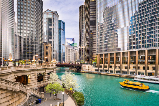 chicago downtown river view